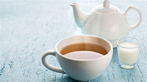 how-to-make-black-tea-a-simple-recipe-to-make-the image
