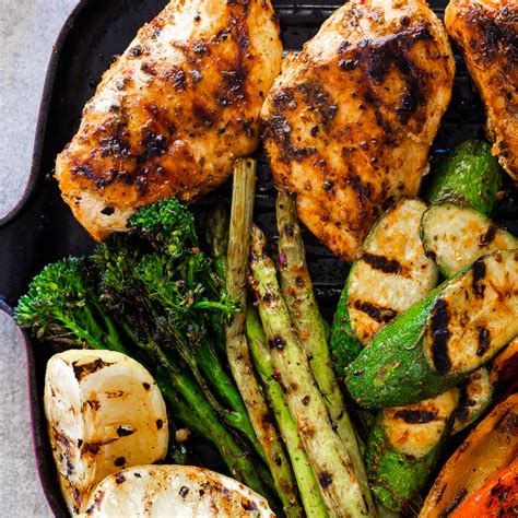 30-minute-easy-grilled-chicken-and-vegetables image