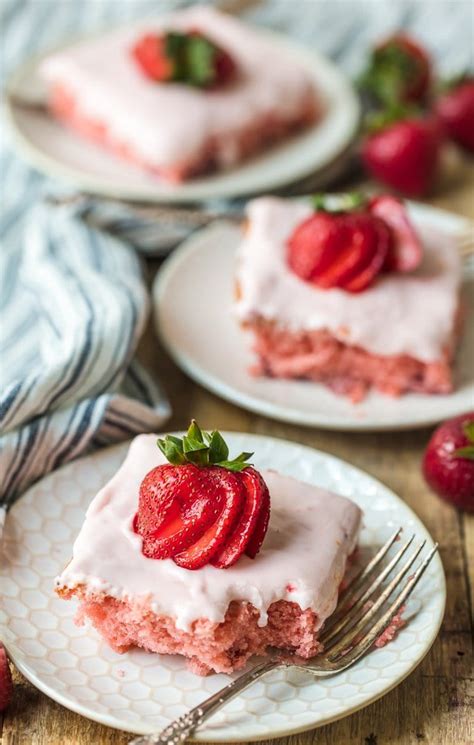 fresh-strawberry-cake-recipe-strawberry-cream image