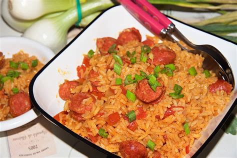 one-pot-spanish-rice-with-chorizo-and-tomatoes-the image