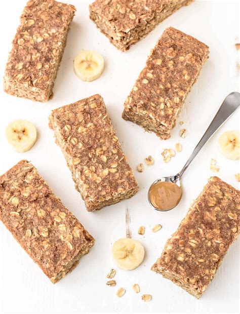 oatmeal-breakfast-bars-well-plated-by-erin image