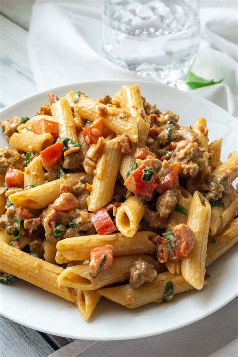 creamy-italian-sausage-and-tomato-pasta-foodtasia image