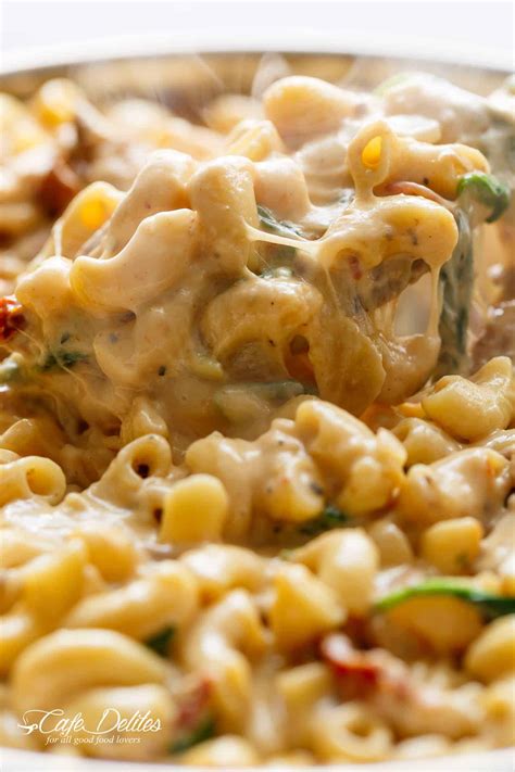 tuscan-chicken-mac-and-cheese-one-pot-stove-top image