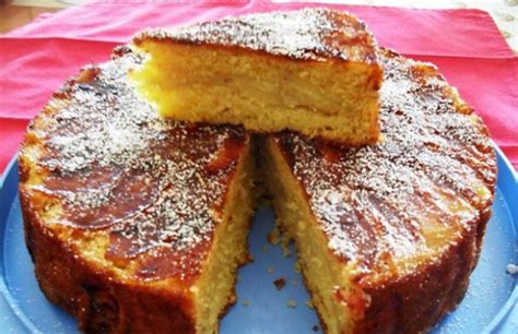 apple-cake-recipe-portuguese image