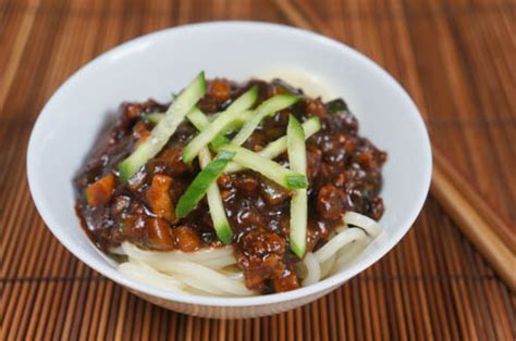 zha-jiang-mian-noodles-with-meat-sauce-chinese image