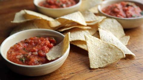 salsa-recipe-with-fresh-tomatoes-rachael-ray-show image