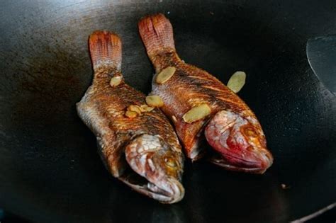 chinese-braised-fish-hong-shao-yu-the-woks-of-life image