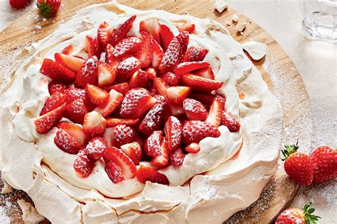 recipe-strawberry-pavlova-style-at-home image