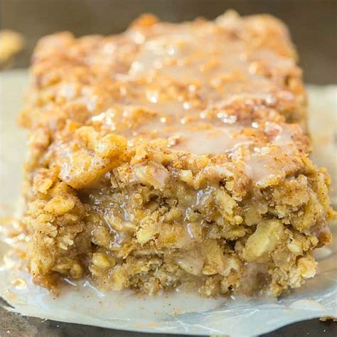 sticky-cinnamon-roll-baked-oatmeal-the-big-mans-world image