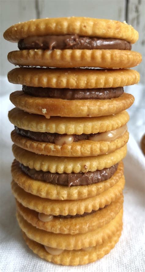 8-crazy-cool-treats-to-make-with-ritz-crackers-instrupix image