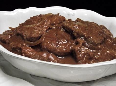 slow-cooker-cube-steaks-and-gravy-tasty-kitchen image