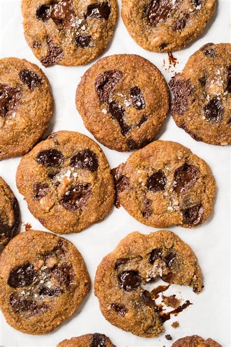 15g-net-carb-keto-chocolate-chip-cookies image