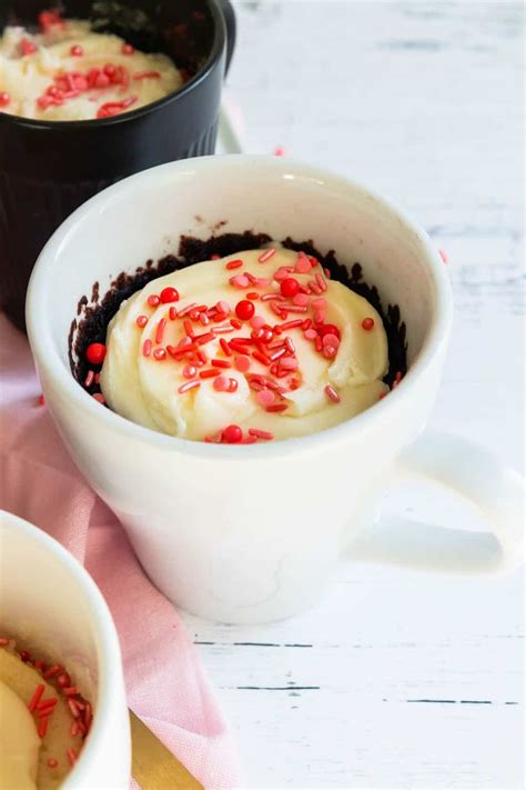one-minute-microwave-mug-cake-recipe-sugar-cloth image