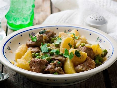 recipes-beef-and-potato-fricassee-soscuisine image