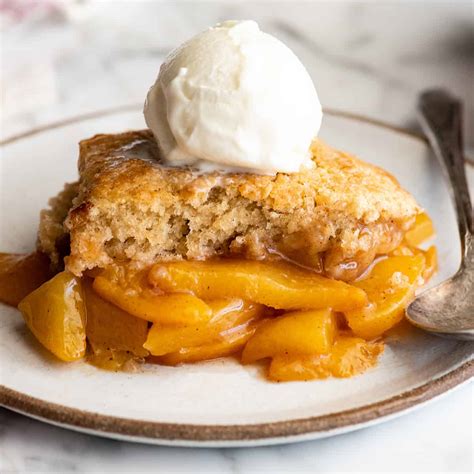 best-peach-cobbler-recipe-joyfoodsunshine image