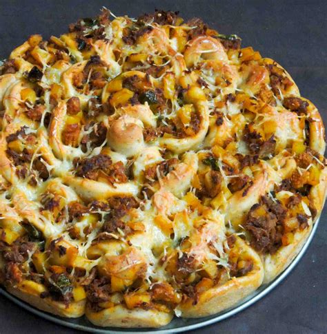 cheesy-spicy-pull-apart-bread-recipe-with-indian image