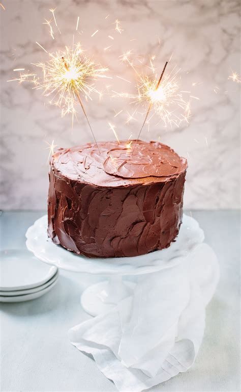 chocolate-birthday-cake-with-chocolate-ganache image