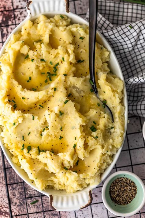 cheesy-vegan-mashed-potatoes-recipe-dairy-free image