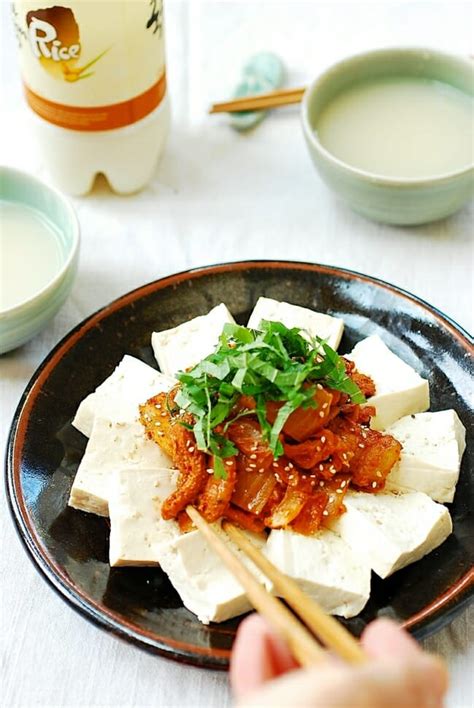 dubu-kimchi-tofu-with-stir-fried-kimchi-and-pork image