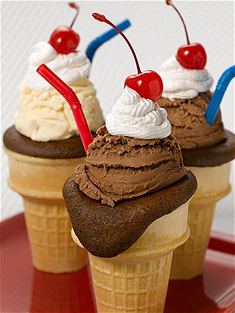 1950s-ice-cream-cake-cones-deliciously-different image