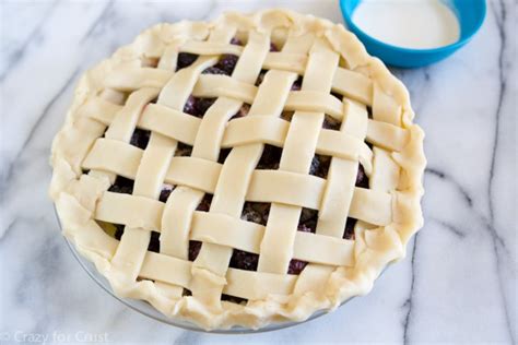blackberry-pie-lattice-or-crumble-crazy-for-crust image