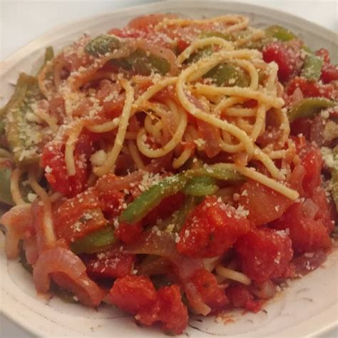easy-spaghetti-with-peppers-and-onions-invent-your image