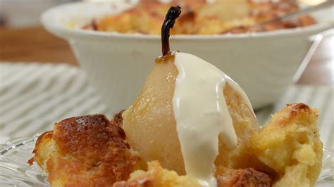 pear-bread-and-butter-pudding-with-cinnamon-and-cream image