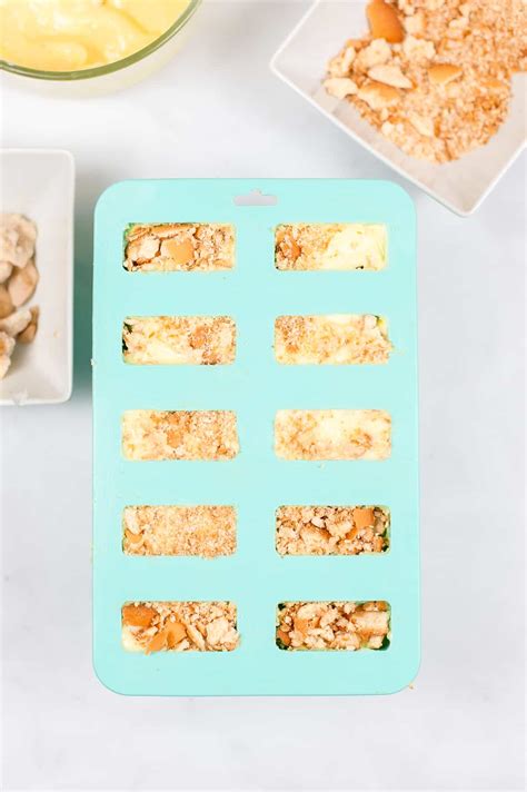 banana-pudding-popsicles-easy-3-ingredient image