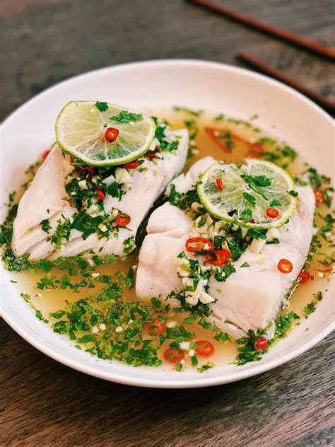 thai-steamed-fish-with-lime-and-garlic-tiffy-cooks image