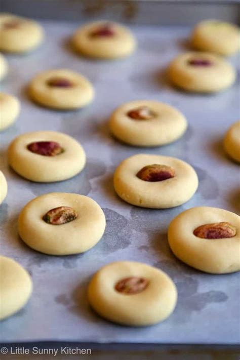 ghraybeh-middle-eastern-shortbread-cookies-little image