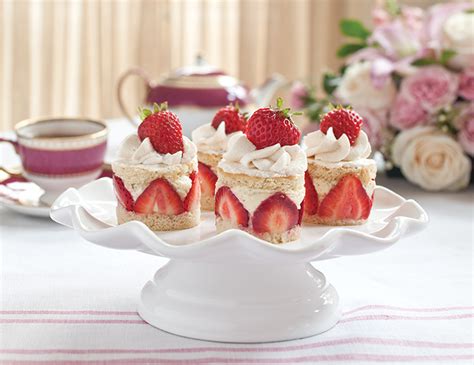 strawberry-rose-baby-cakes-teatime-magazine image