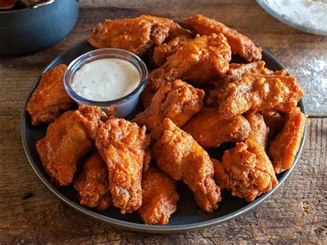 hooters-buffalo-chicken-wings-recipe-by-todd-wilbur image