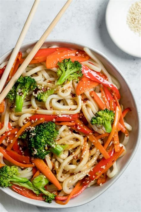spicy-sesame-udon-noodles-krolls-korner image