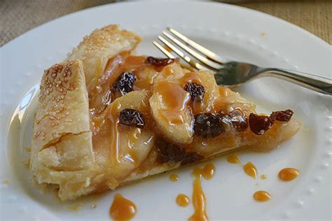easy-rustic-apple-raisin-pie-with-caramel-drizzle image
