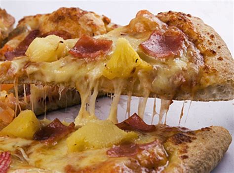 hawaiian-pineapple-canadian-bacon-pizza-the-star image