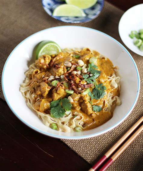recipe-egg-noodles-with-rich-chicken-curry-sauce image