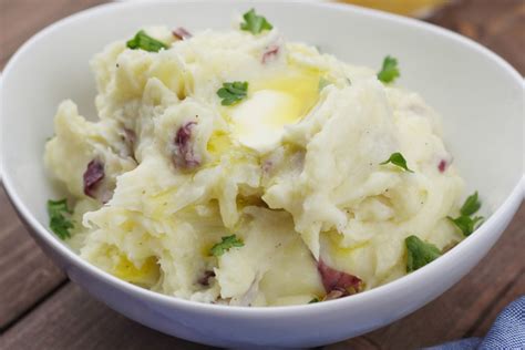creamy-smoked-gouda-mashed-potatoes-chef-elizabeth image