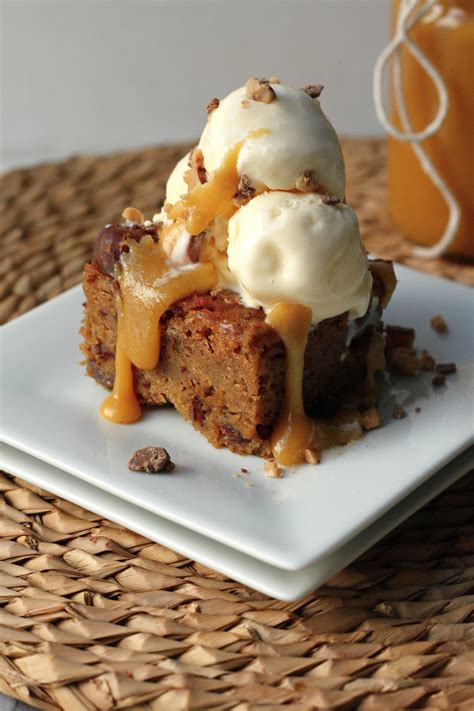gingerbread-sticky-date-pudding-with-toffee image