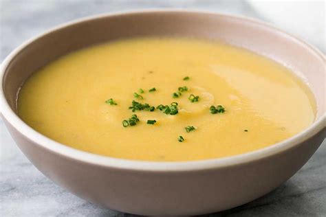 cauliflower-cheddar-soup-simply image