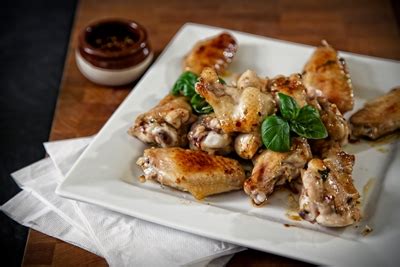 spicy-honey-garlic-wings-recipe-country-grocer image