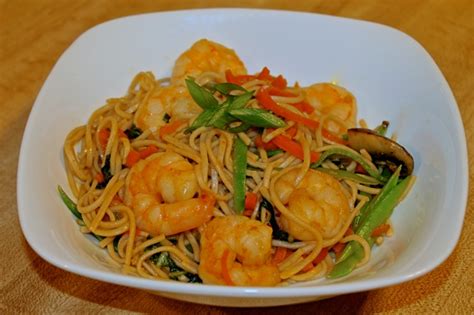 spicy-shrimp-lo-mein-happy-belly-foodie image