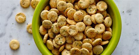 hidden-valley-ranch-oyster-crackers image
