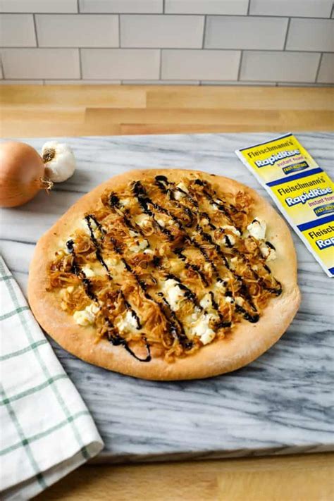 goat-cheese-pizza-with-caramelized-onion-i-heart image