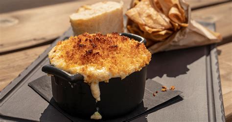 recipe-white-wine-perfected-dungeness-crab-dip-sip image