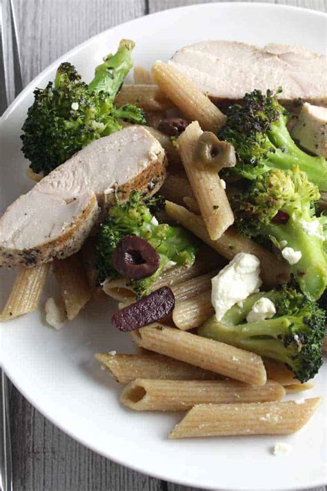 grilled-chicken-broccoli-and-garlic-penne-cooking-chat image