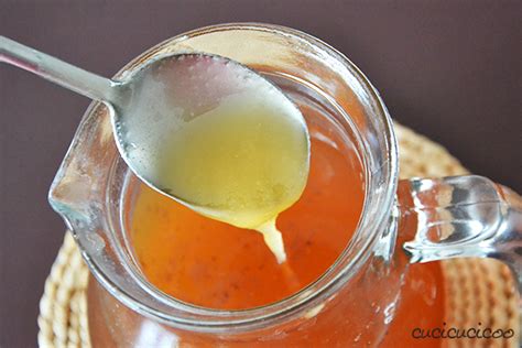 how-to-make-homemade-iced-tea-sun-brewed-or image