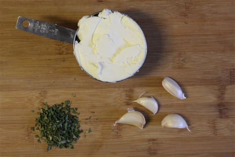 easy-garlic-butter-recipe-only-3-ingredients-the image