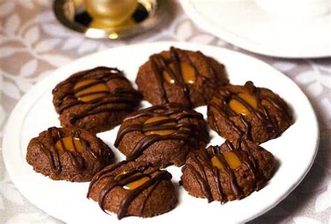 chocolate-caramel-thumbprints-recipe-leites-culinaria image