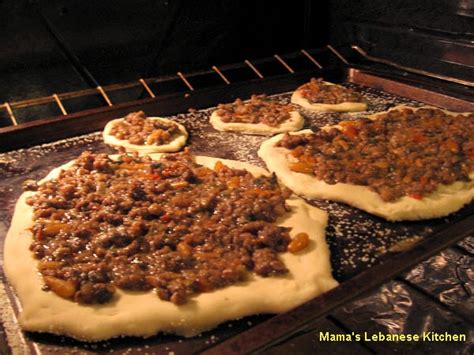 lebanese-meat-pies-sfeeha-recipe-lahm-bi-ajeen-lahmacun image