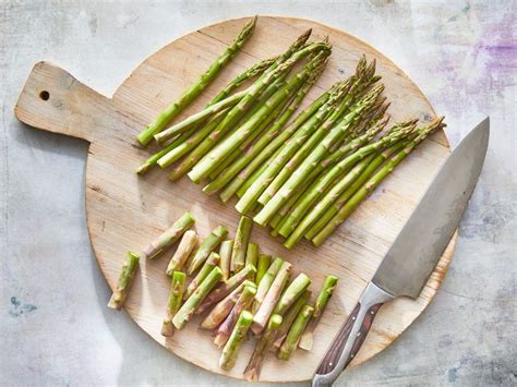 grilled-asparagus-recipe-southern-living image